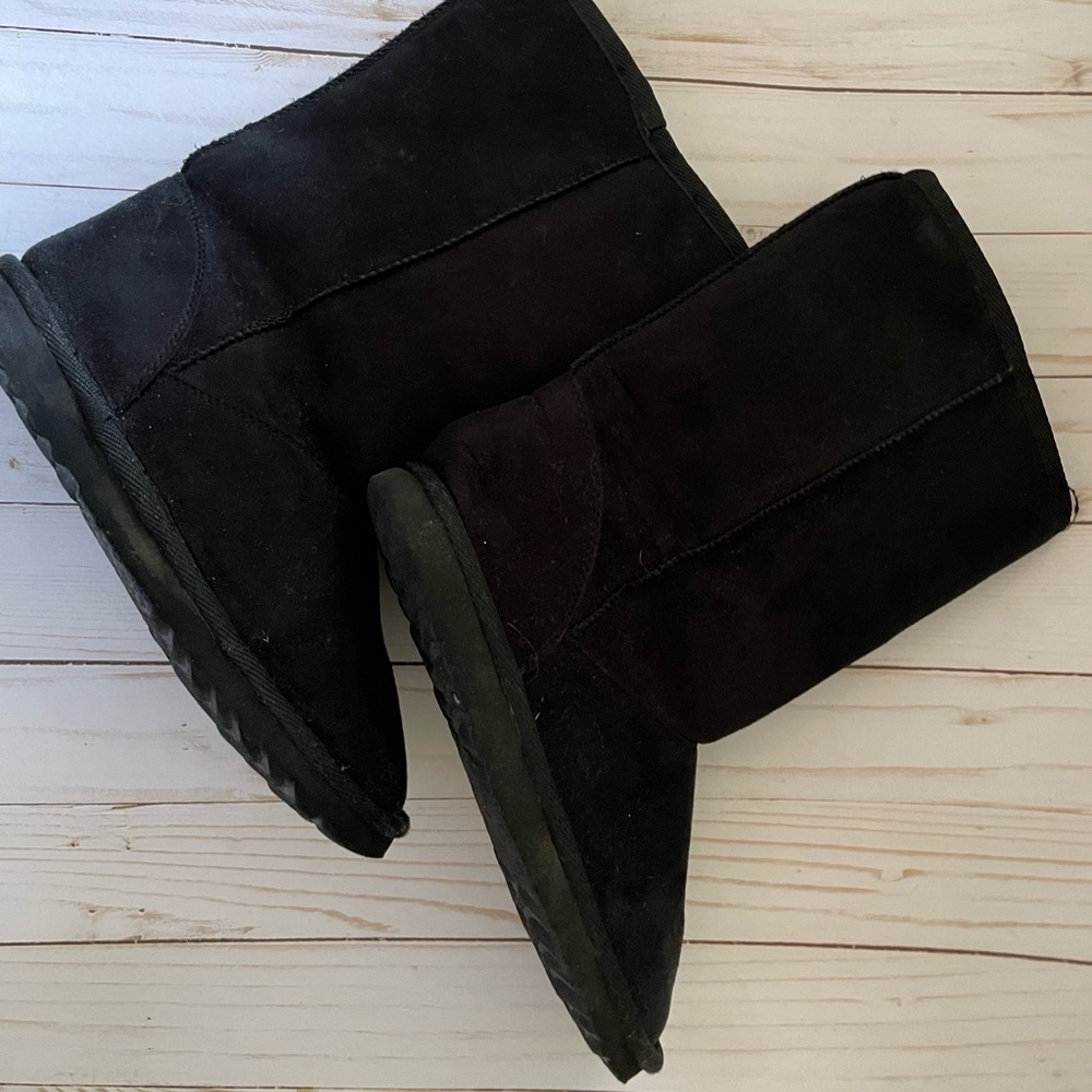 The Children’s Place soft sided Faux-suede upper boots